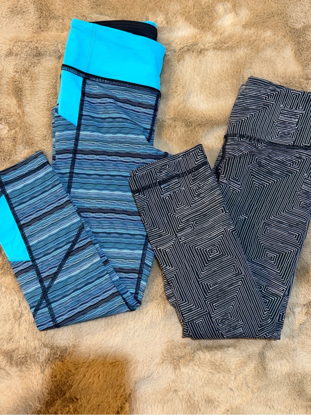 LULULEMON FUNKY GEOMETRIC LEGGINGS BUNDLE XS 4 BLUE BLACK WHITE WUNDER UNDER GUC
